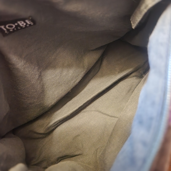 Little Journeys Chicago | TO*BE Floral Velvet Makeup Pouch - Picture 5 of 6